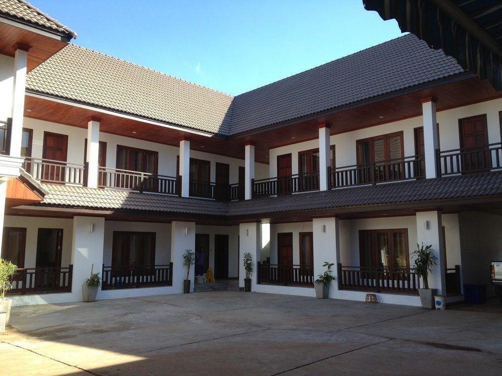 Chalouvanh Hotel Pakse Exterior photo