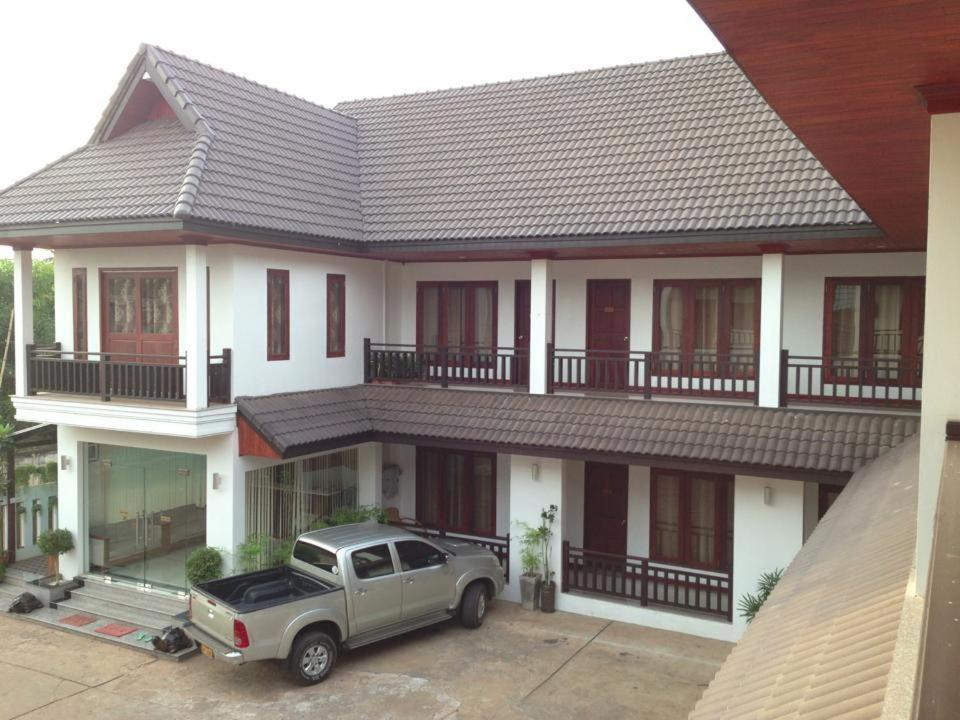 Chalouvanh Hotel Pakse Exterior photo