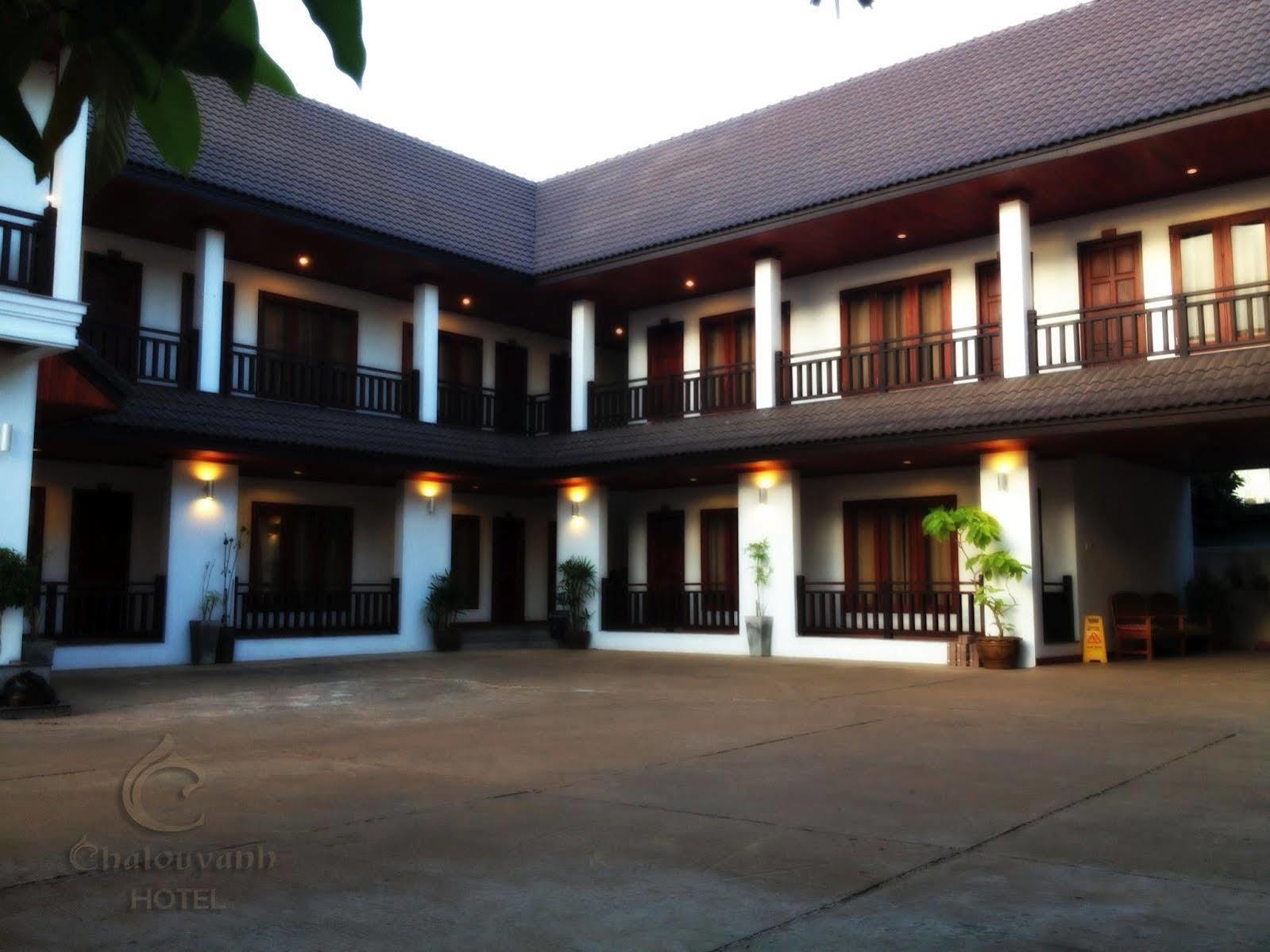 Chalouvanh Hotel Pakse Exterior photo